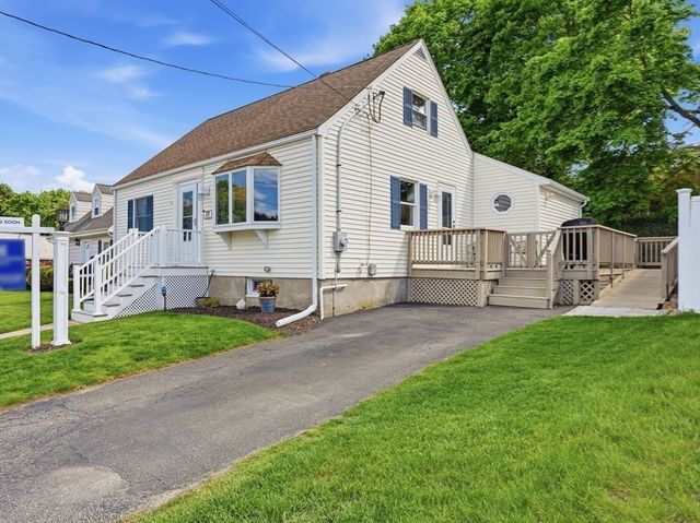 77 Weyham Rd, Weymouth, MA 02191