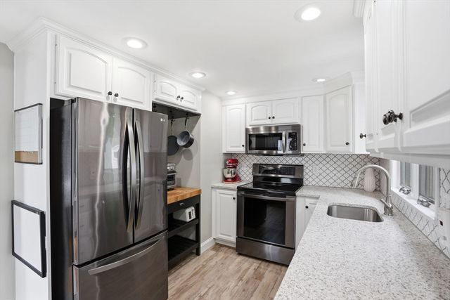 77 Weyham Rd, Weymouth, MA 02191