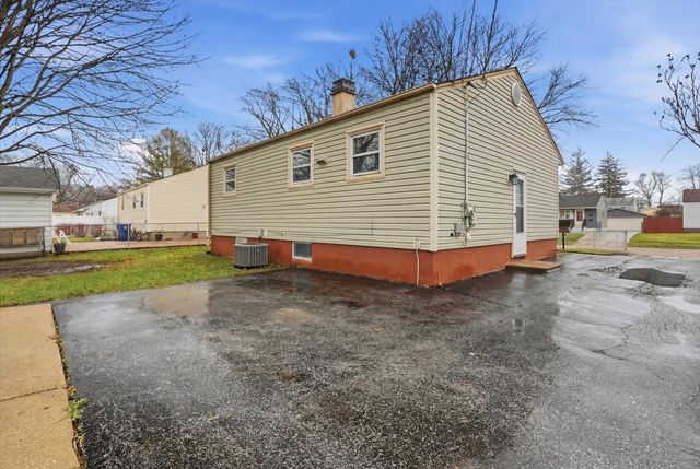 2320 W CHEYENNE Road, Waukegan, IL 60087