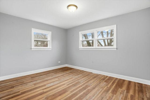 2320 W CHEYENNE Road, Waukegan, IL 60087