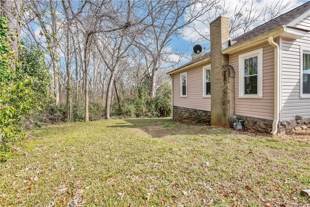 213 S Walnut Street, Seneca, SC 29678