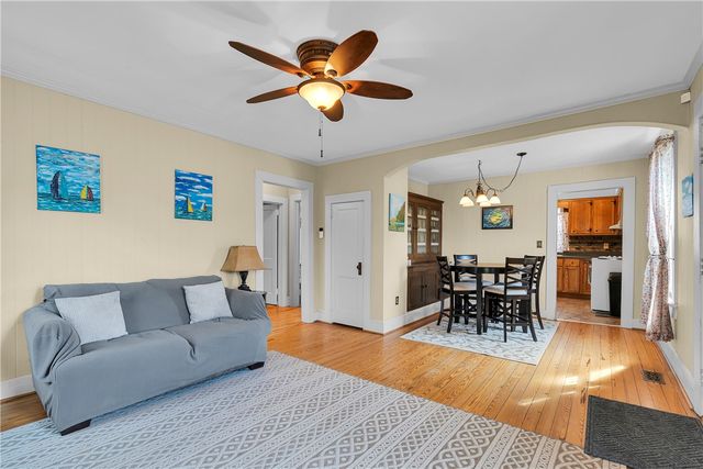 213 S Walnut Street, Seneca, SC 29678