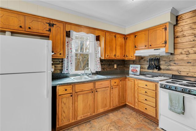 213 S Walnut Street, Seneca, SC 29678