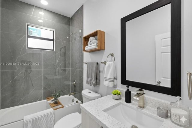 2807 74th ST W, Lehigh Acres, FL 33971