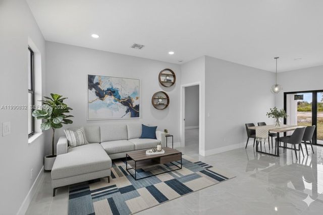 2807 74th ST W, Lehigh Acres, FL 33971