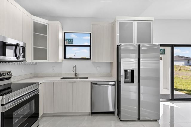 2807 74th ST W, Lehigh Acres, FL 33971