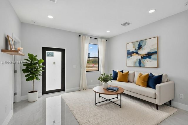 2807 74th ST W, Lehigh Acres, FL 33971