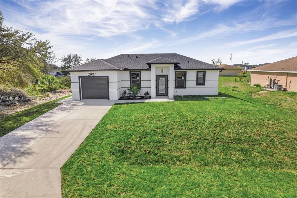 2807 74th ST W, Lehigh Acres, FL 33971