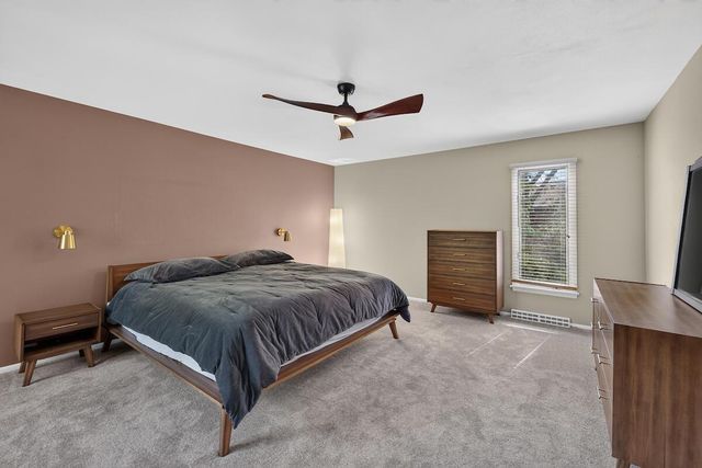152 Lakefield COURT, Wind Point, WI 53402