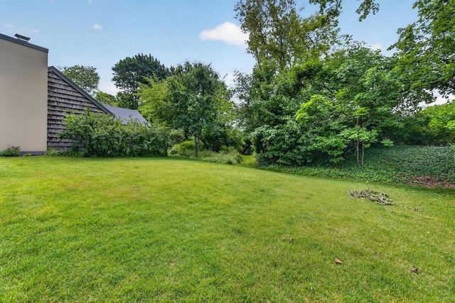 152 Lakefield COURT, Wind Point, WI 53402