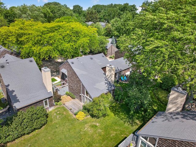 152 Lakefield COURT, Wind Point, WI 53402