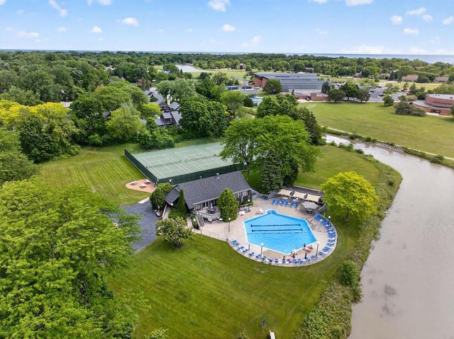 152 Lakefield COURT, Wind Point, WI 53402