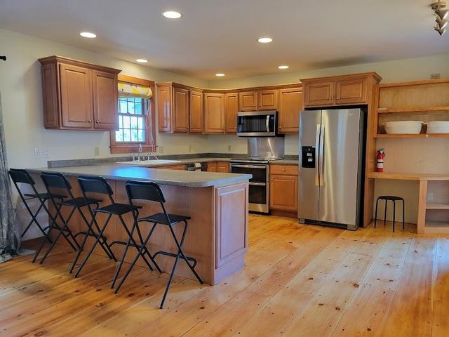 53 Prospect Street, Henniker, NH 03242