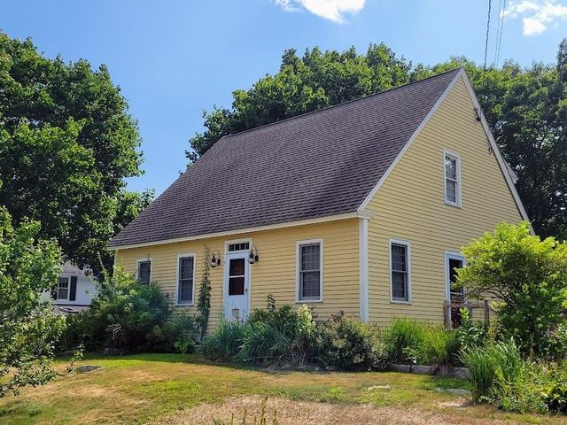 53 Prospect Street, Henniker, NH 03242
