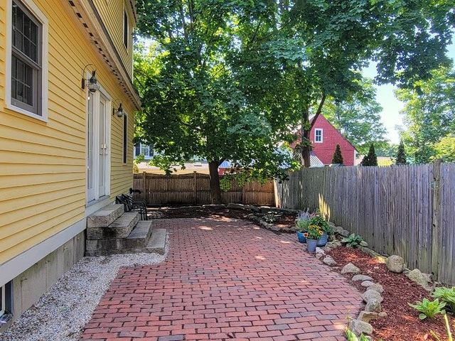 53 Prospect Street, Henniker, NH 03242