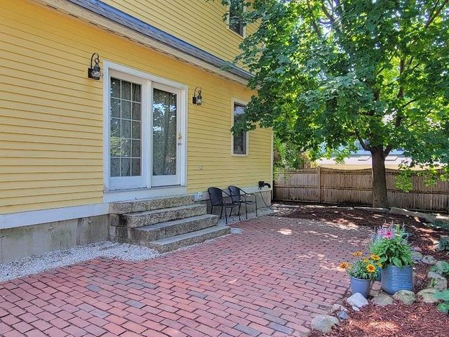 53 Prospect Street, Henniker, NH 03242
