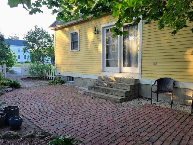 53 Prospect Street, Henniker, NH 03242