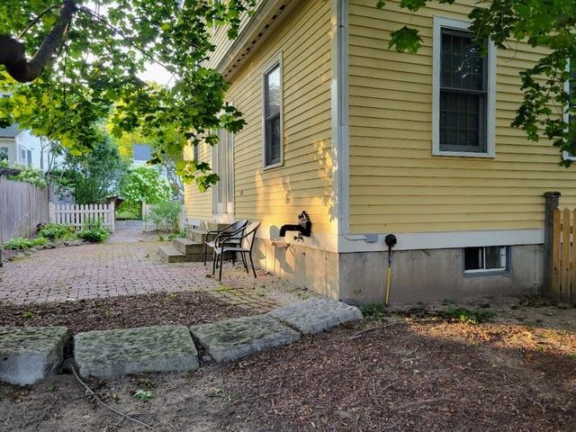 53 Prospect Street, Henniker, NH 03242
