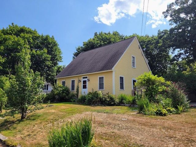 53 Prospect Street, Henniker, NH 03242