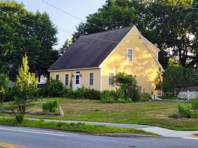 53 Prospect Street, Henniker, NH 03242