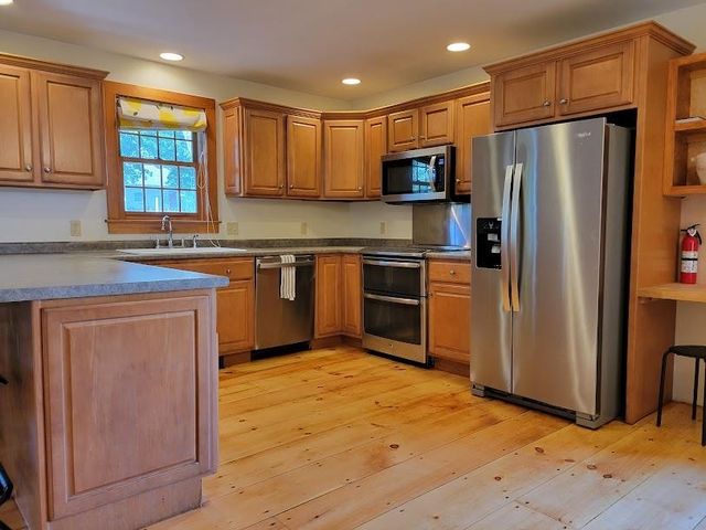 53 Prospect Street, Henniker, NH 03242