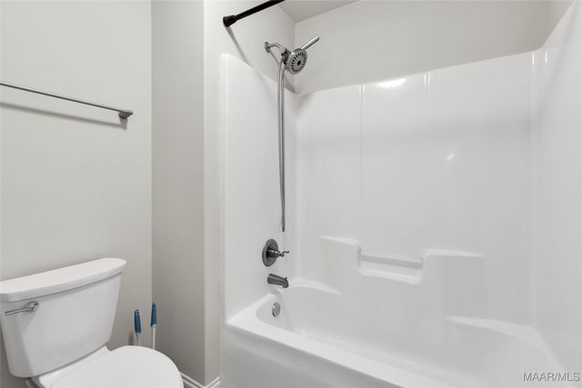 212 Spruce Knoll Lane, Elmore, AL 36025