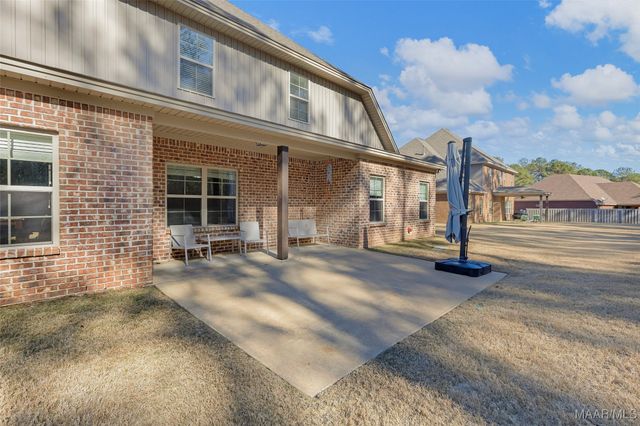 212 Spruce Knoll Lane, Elmore, AL 36025