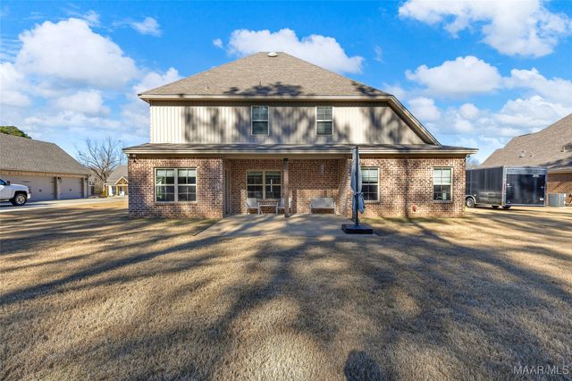 212 Spruce Knoll Lane, Elmore, AL 36025