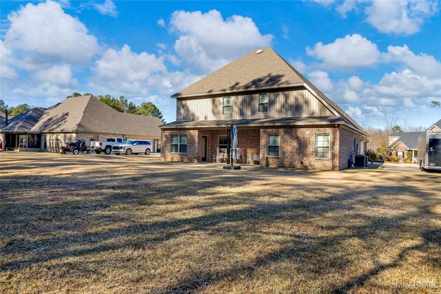 212 Spruce Knoll Lane, Elmore, AL 36025