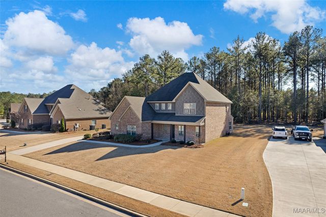 212 Spruce Knoll Lane, Elmore, AL 36025