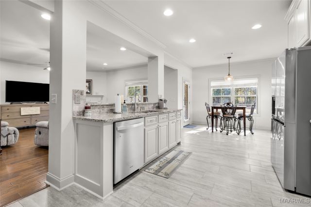 212 Spruce Knoll Lane, Elmore, AL 36025