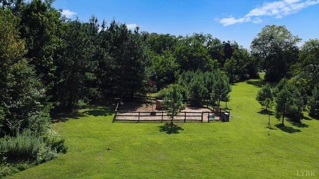 278 Tallyho Road, Concord, VA 24538