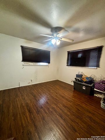 4355 Redcap Dr, San Antonio, TX 78222