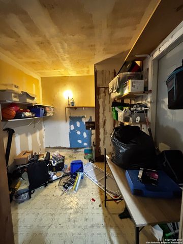 4355 Redcap Dr, San Antonio, TX 78222