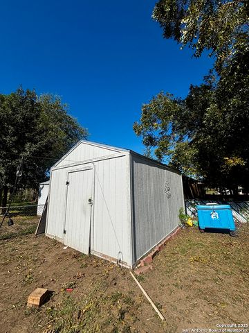 4355 Redcap Dr, San Antonio, TX 78222