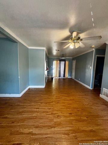 4355 Redcap Dr, San Antonio, TX 78222