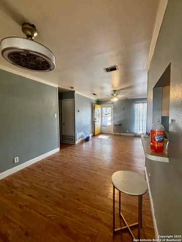 4355 Redcap Dr, San Antonio, TX 78222