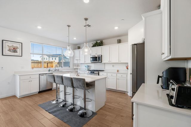 7020 W Holland Avenue, Fresno, CA 93723