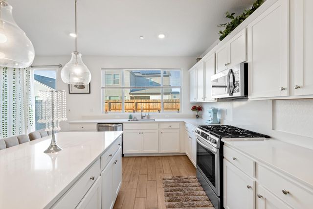 7020 W Holland Avenue, Fresno, CA 93723