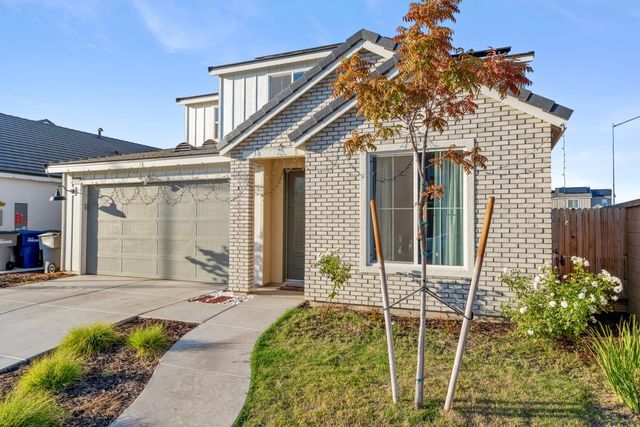 7020 W Holland Avenue, Fresno, CA 93723