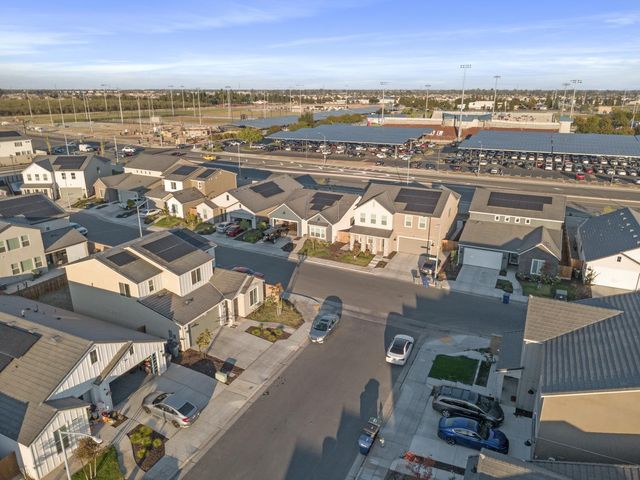 7020 W Holland Avenue, Fresno, CA 93723