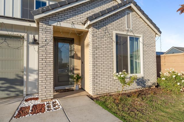 7020 W Holland Avenue, Fresno, CA 93723