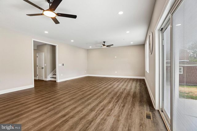 6806 EVERALL AVE, Baltimore, MD 21206