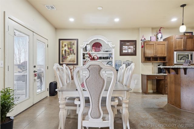 2413 W 109th Street S, Jenks, OK 74037