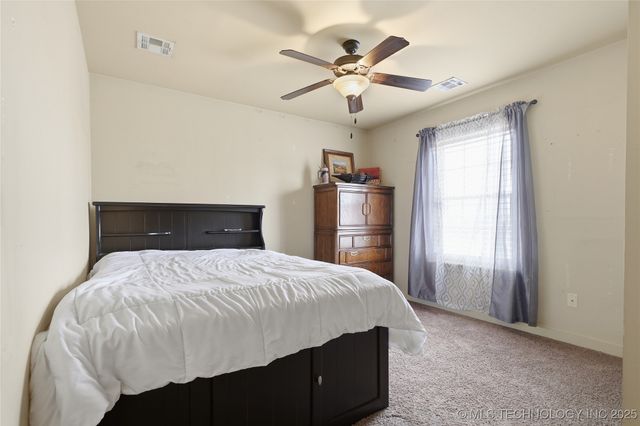 2413 W 109th Street S, Jenks, OK 74037