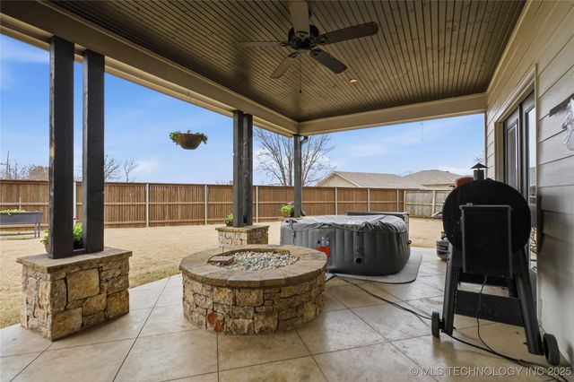 2413 W 109th Street S, Jenks, OK 74037