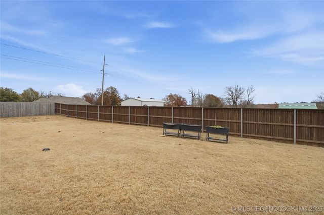 2413 W 109th Street S, Jenks, OK 74037