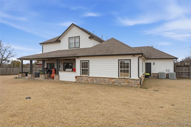2413 W 109th Street S, Jenks, OK 74037