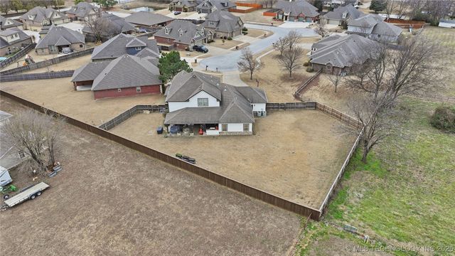 2413 W 109th Street S, Jenks, OK 74037