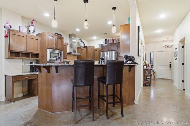 2413 W 109th Street S, Jenks, OK 74037